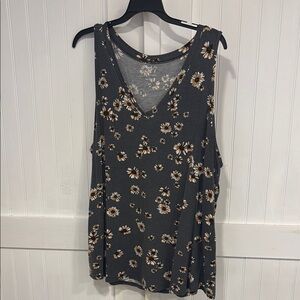 Maurice’s 24/7 Floral Sleeveless Black top W/sunflowers v neck size 1X